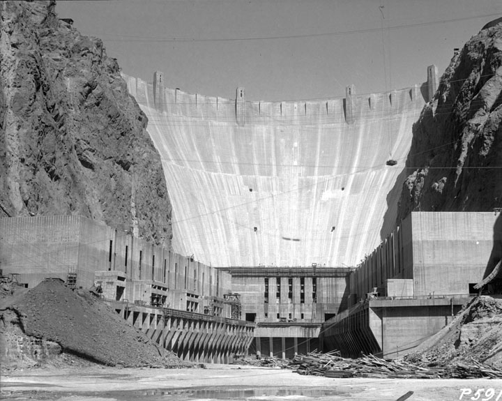 Stunning Image of Hoover Dam in 1935 