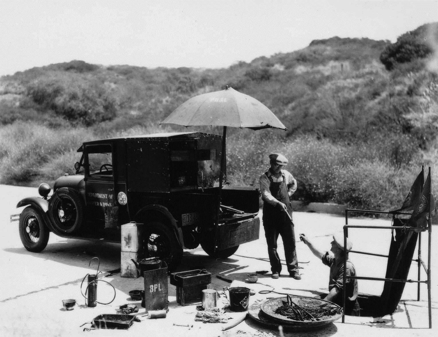 Early_Underground_Construction_Workers.jpg