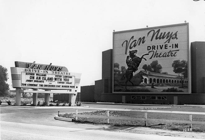 Van_Nuys_Drive_In_1948.jpg
