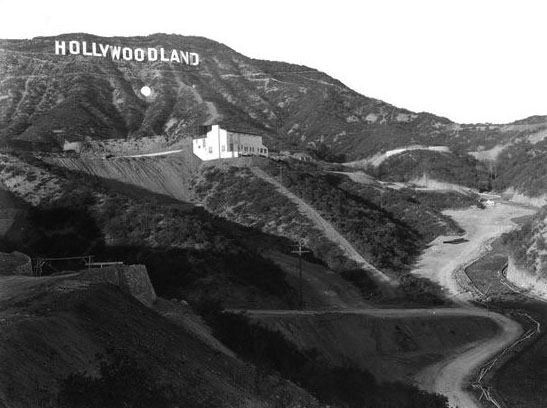 Hollywoodland_Sign_1924.jpg