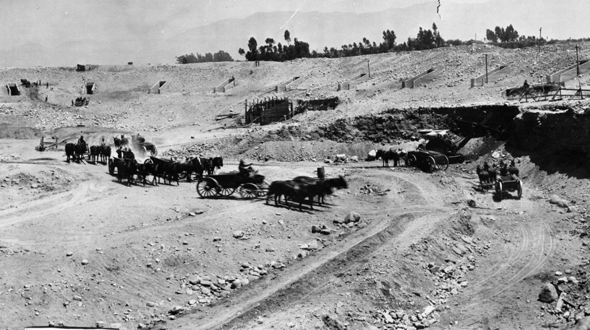 https://waterandpower.org/I%20Historic%20Photos%20I/Rose_Bowl_Construction_1921.jpg