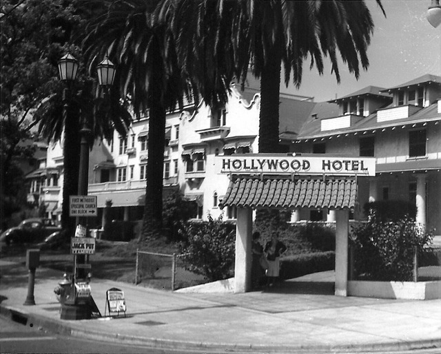 Hotel near the Hollywood Sign