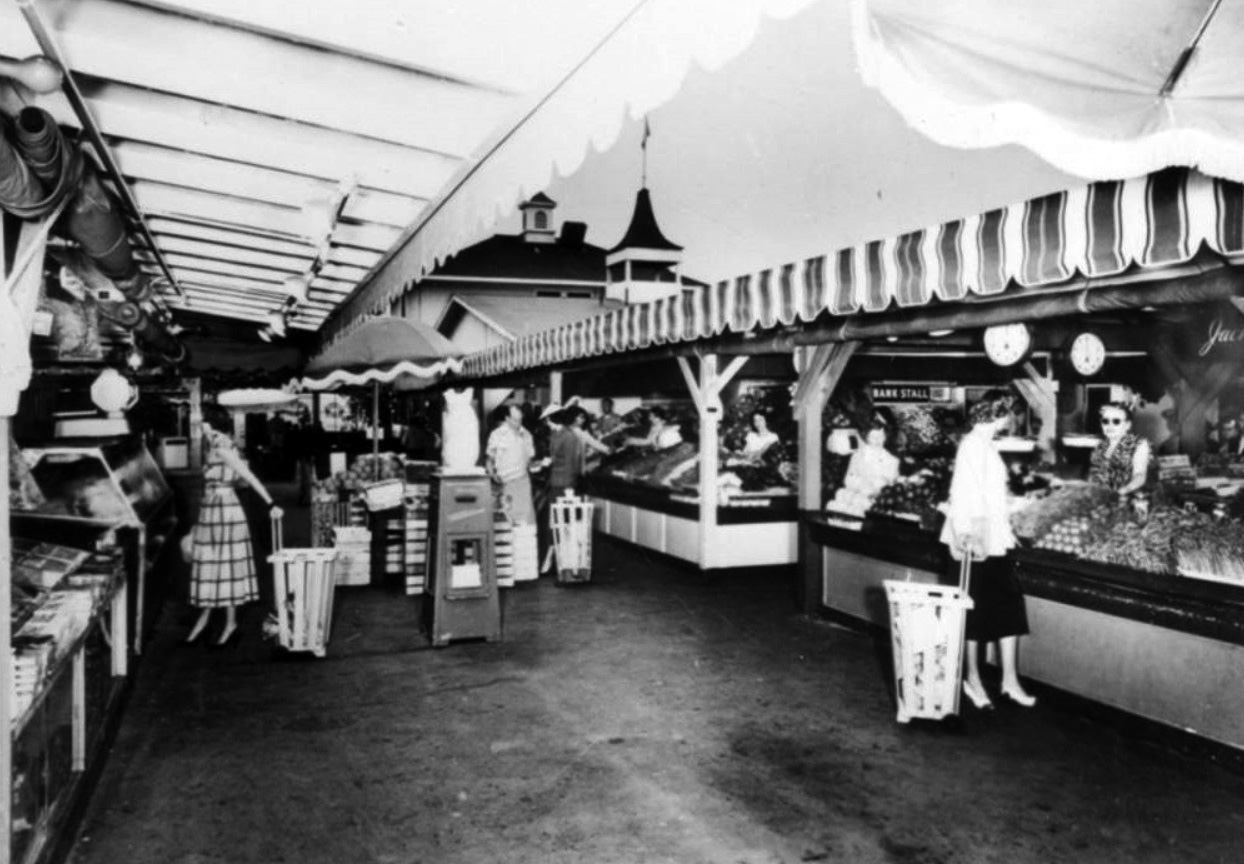 History of Farmers Markets: When and Why They Became Popular